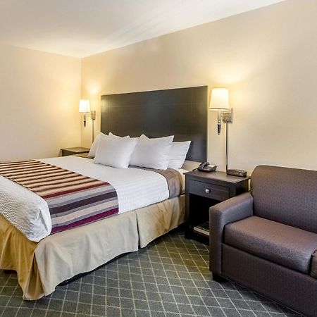 Rodeway Inn University Остин Екстериор снимка