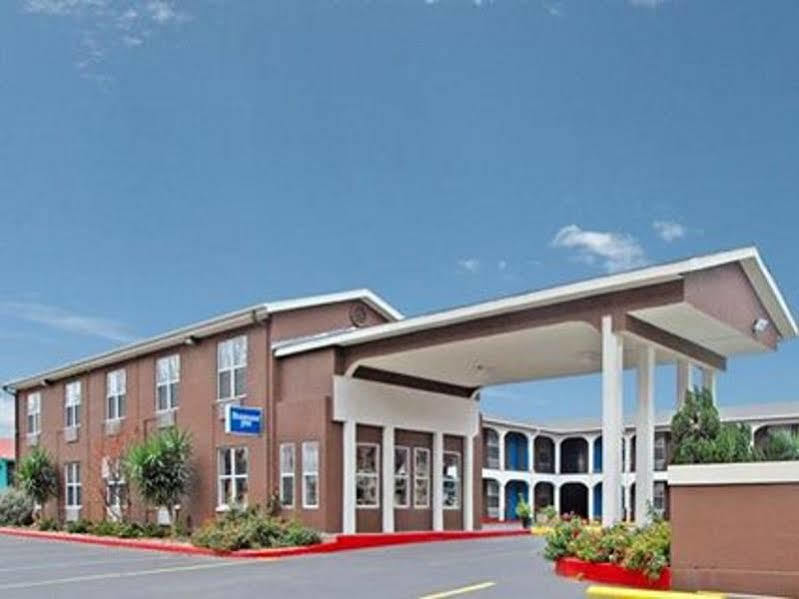 Rodeway Inn University Остин Екстериор снимка