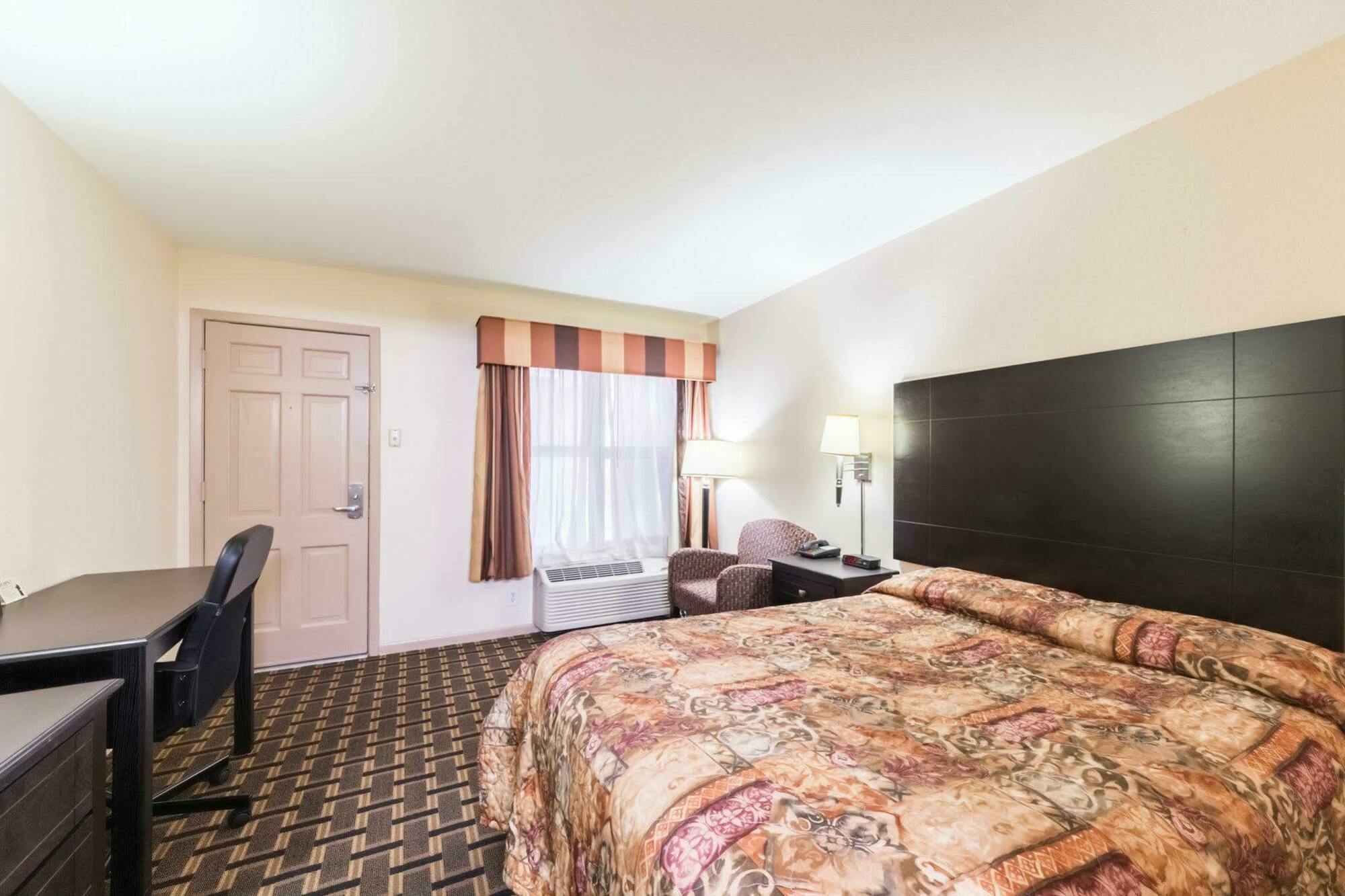 Rodeway Inn University Остин Екстериор снимка