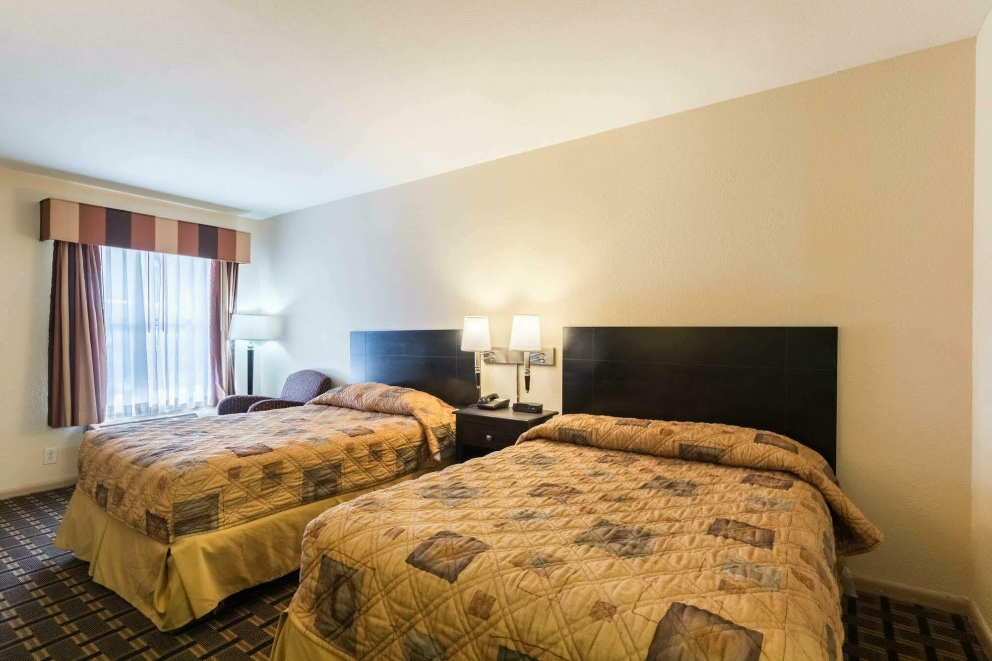 Rodeway Inn University Остин Екстериор снимка
